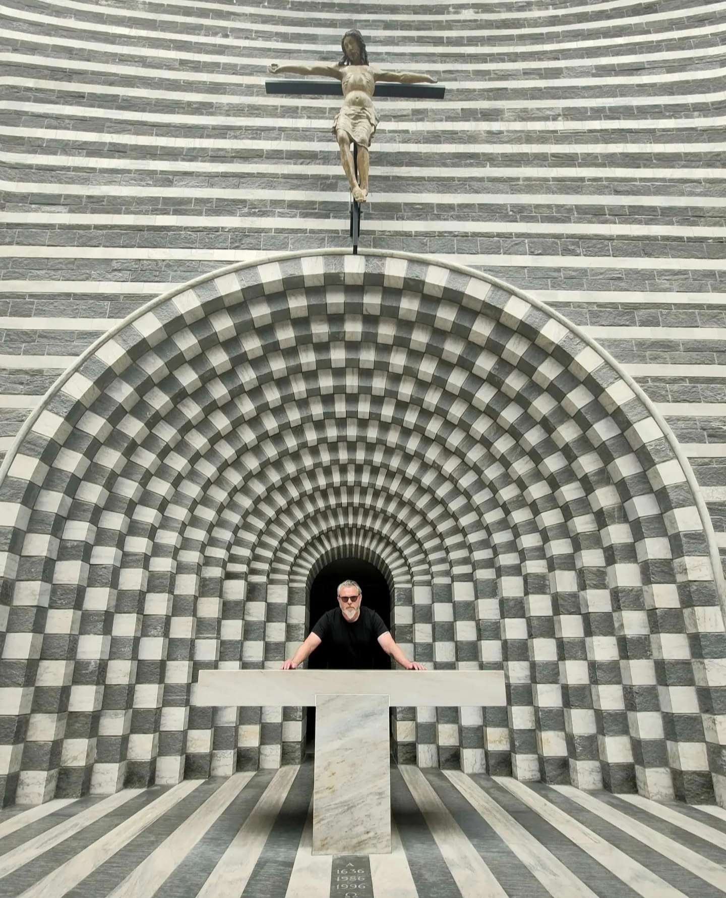 The primary image of Þ