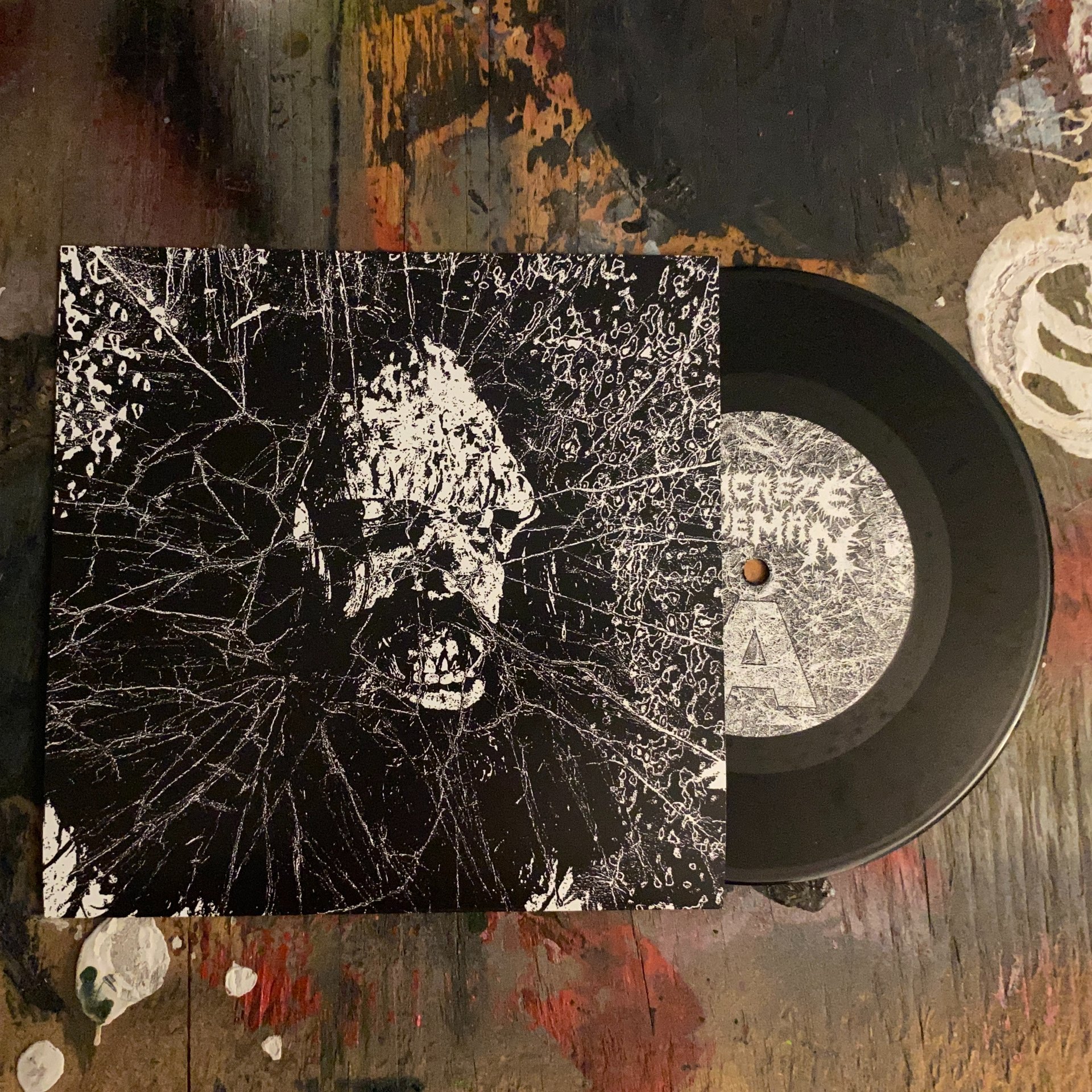 Concrete Caveman - War Behind Glass 7" (SM067)