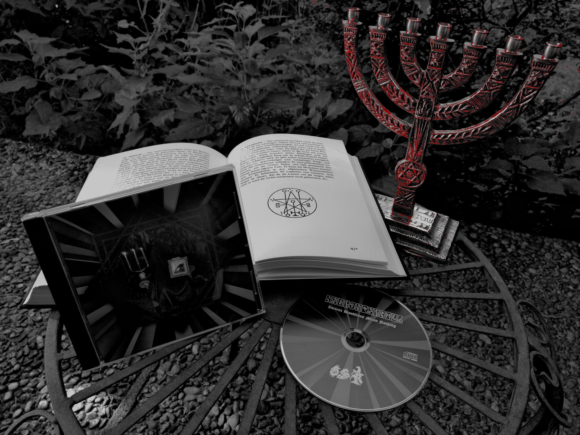 Necrosferatul - Ancient Bloodlines Mean Nothing - CD