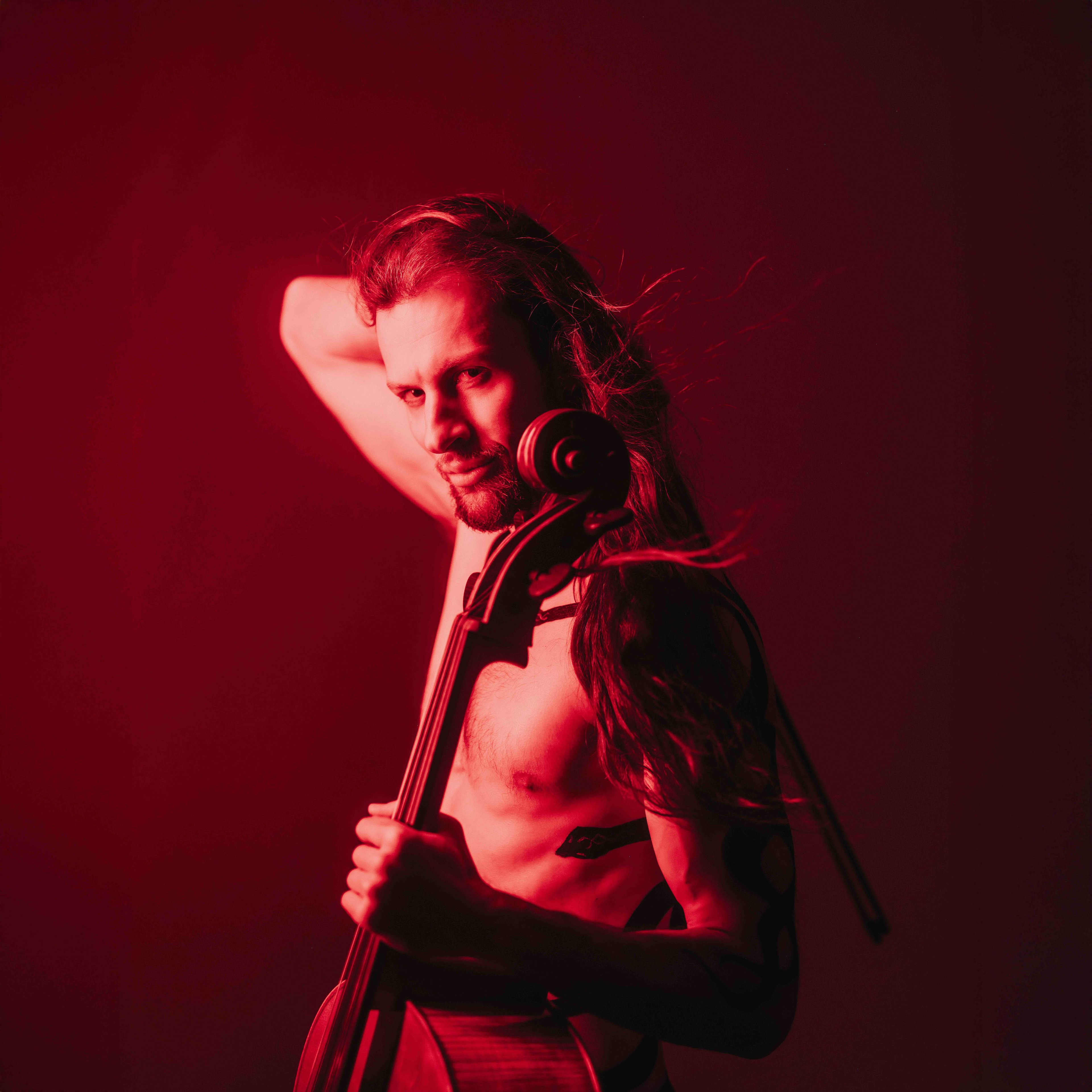 The primary image of Raphael Weinroth-Browne