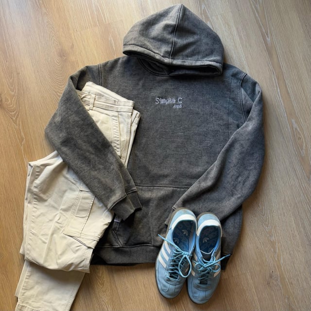 adicto a cagarla - Simple C hoodie