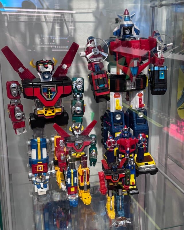 Toys from Popy, including Go Lion and Dairugger 15. These are better known in the U.S. as the Lion Voltron and Vehicle Voltron characters.